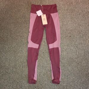 NWT Fabletics leggings